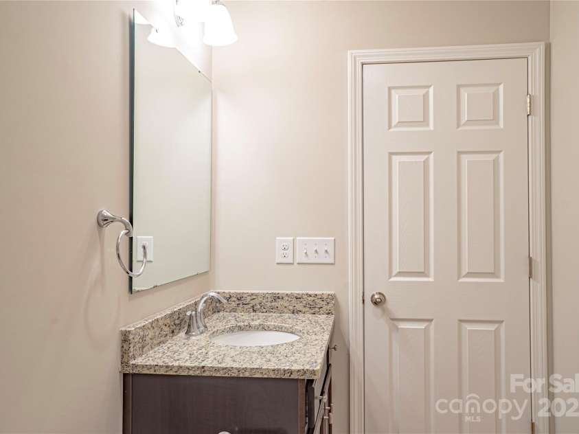 147 Fesperman Circle, Troutman, NC 28166.  MLS# CAR4166451, YatesRealty ID 3851. 1st Floor Bathroom