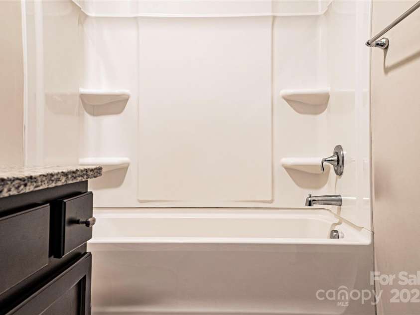 147 Fesperman Circle, Troutman, NC 28166.  MLS# CAR4166451, YatesRealty ID 3851. 1st Floor Bathroom