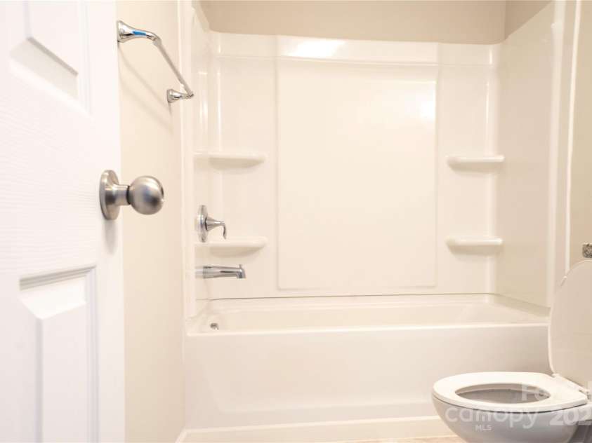 147 Fesperman Circle, Troutman, NC 28166.  MLS# CAR4166451, YatesRealty ID 3851. 2nd Floor Bathroom