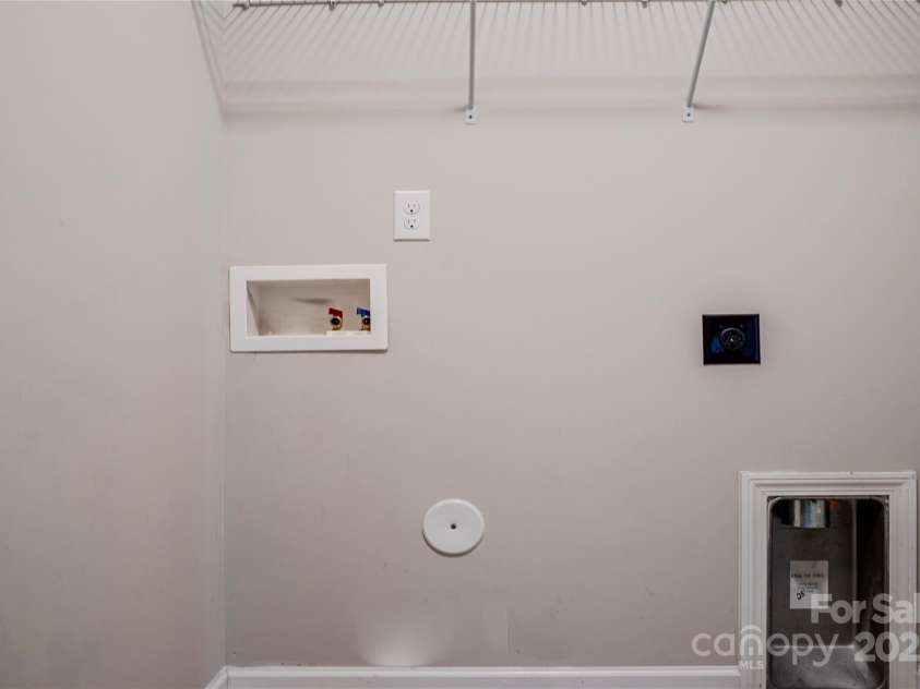 147 Fesperman Circle, Troutman, NC 28166.  MLS# CAR4166451, YatesRealty ID 3851. Laundry Room