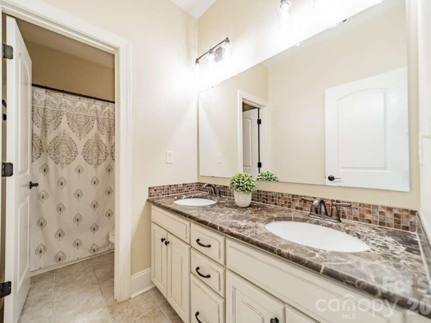 415 Five Leaf Lane, Waxhaw, NC 28173.  MLS# CAR4391819, YatesRealty ID 38510. 