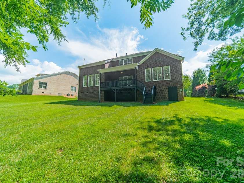 415 Five Leaf Lane, Waxhaw, NC 28173.  MLS# CAR4391819, YatesRealty ID 38510. 
