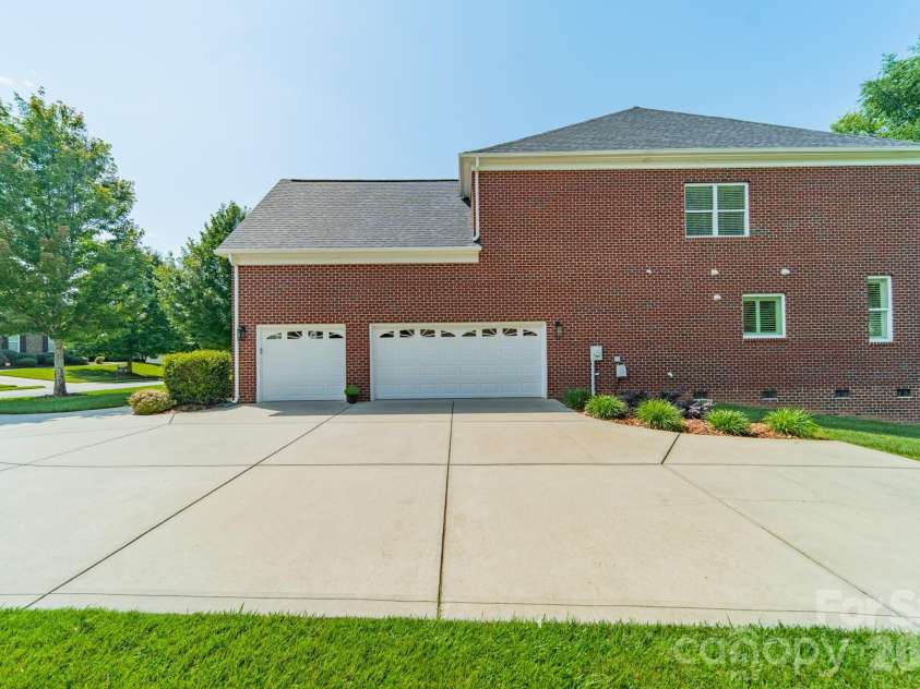 415 Five Leaf Lane, Waxhaw, NC 28173.  MLS# CAR4391819, YatesRealty ID 38510. 