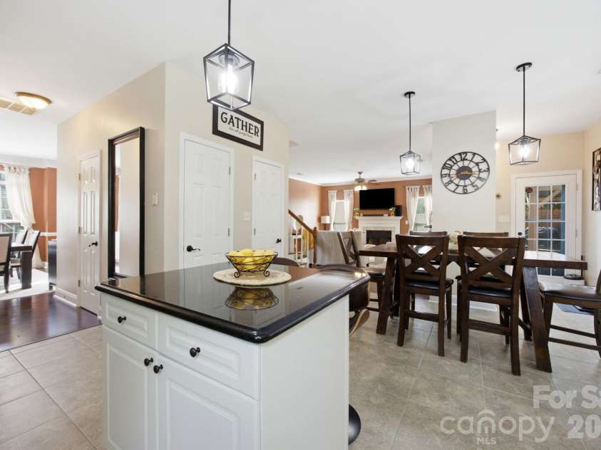 1946 Wilrose Place, Matthews, NC 28105.  MLS# CAR4398311, YatesRealty ID 38511. 