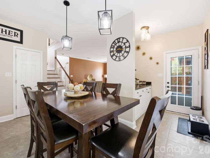 1946 Wilrose Place, Matthews, NC 28105.  MLS# CAR4398311, YatesRealty ID 38511. 