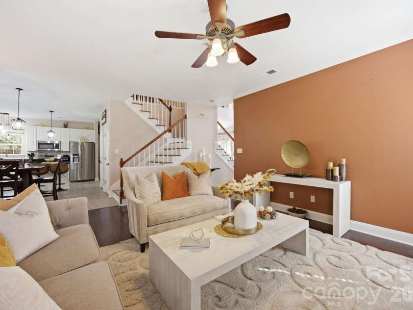 1946 Wilrose Place, Matthews, NC 28105.  MLS# CAR4398311, YatesRealty ID 38511. 
