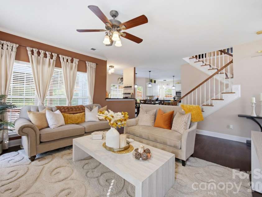 1946 Wilrose Place, Matthews, NC 28105.  MLS# CAR4398311, YatesRealty ID 38511. 