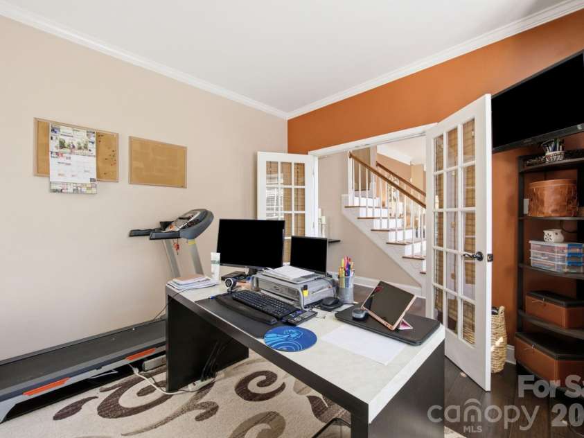 1946 Wilrose Place, Matthews, NC 28105.  MLS# CAR4398311, YatesRealty ID 38511. 