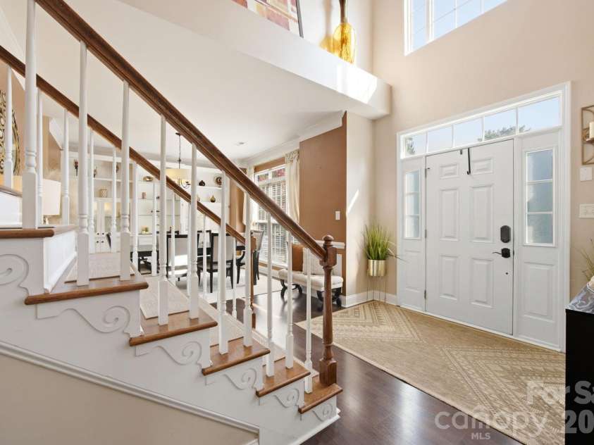 1946 Wilrose Place, Matthews, NC 28105.  MLS# CAR4398311, YatesRealty ID 38511. 
