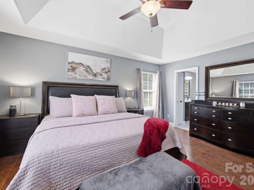 1946 Wilrose Place, Matthews, NC 28105.  MLS# CAR4398311, YatesRealty ID 38511. 