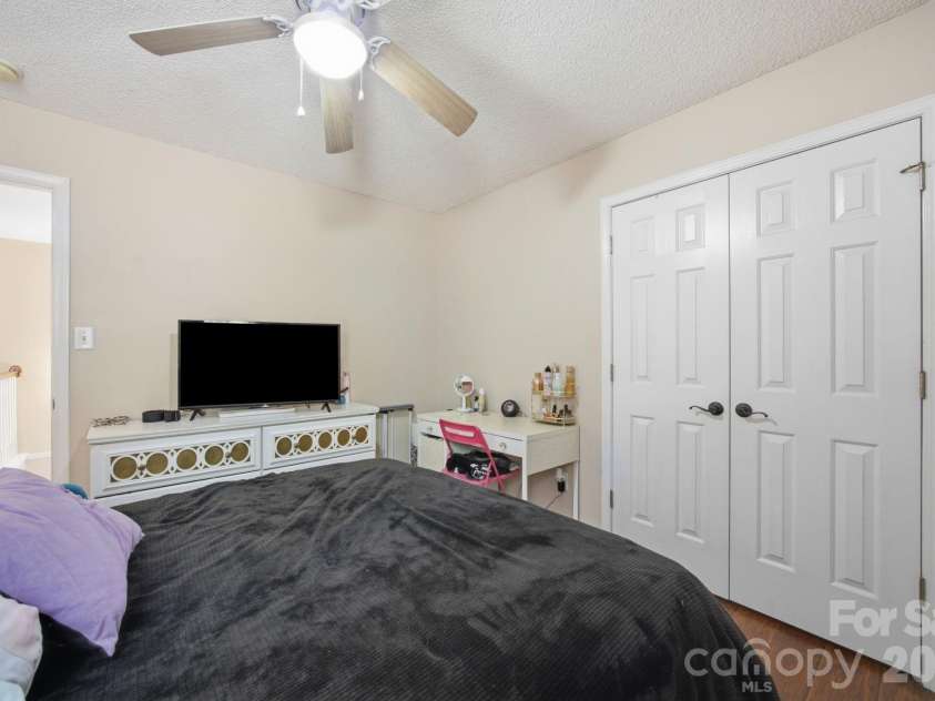 1946 Wilrose Place, Matthews, NC 28105.  MLS# CAR4398311, YatesRealty ID 38511. 