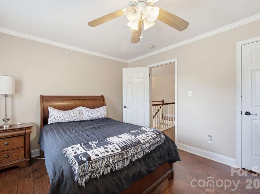 1946 Wilrose Place, Matthews, NC 28105.  MLS# CAR4398311, YatesRealty ID 38511. 