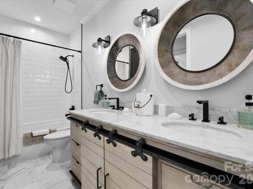 16717 Yardarm Lane, Cornelius, NC 28031.  MLS# CAR4403633, YatesRealty ID 38512. 