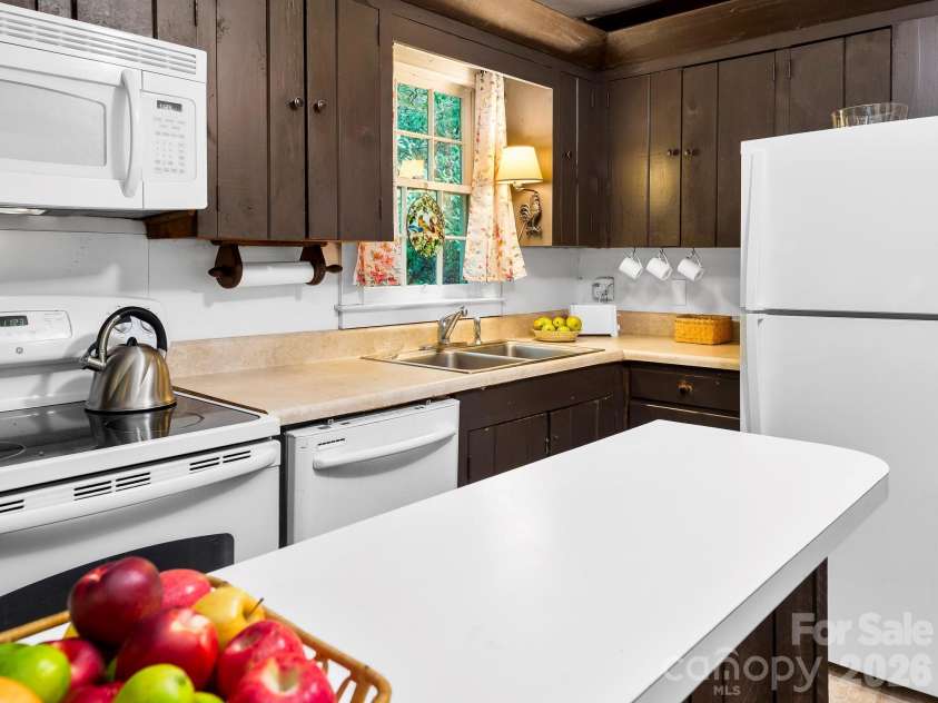 167 Sheridan Lane, Lake Lure, NC 28746.  MLS# CAR4404007, YatesRealty ID 38513. 