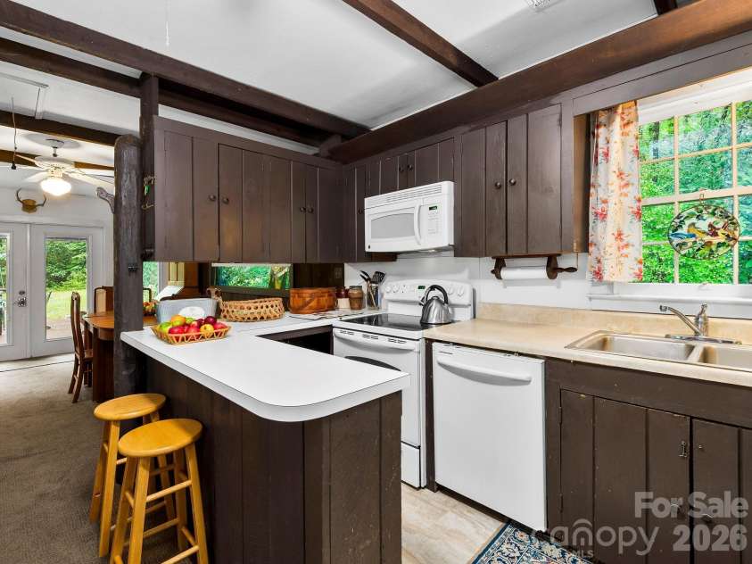 167 Sheridan Lane, Lake Lure, NC 28746.  MLS# CAR4404007, YatesRealty ID 38513. 