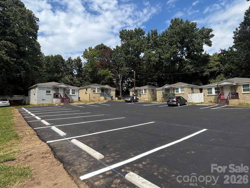 2416 Julia Avenue, Charlotte, NC 28206.  MLS# CAR4406131, YatesRealty ID 38514. 