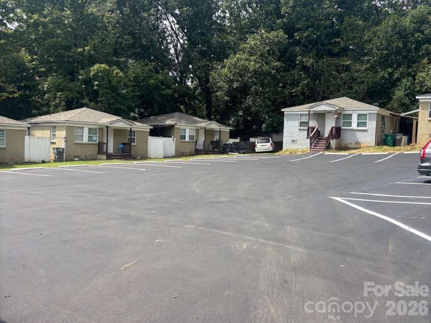 2416 Julia Avenue, Charlotte, NC 28206.  MLS# CAR4406131, YatesRealty ID 38514. 