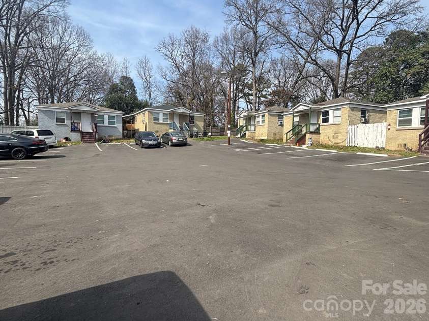 2416 Julia Avenue, Charlotte, NC 28206.  MLS# CAR4406131, YatesRealty ID 38514. 