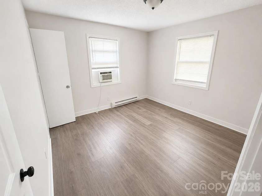 2416 Julia Avenue, Charlotte, NC 28206.  MLS# CAR4406131, YatesRealty ID 38514. BR 1
