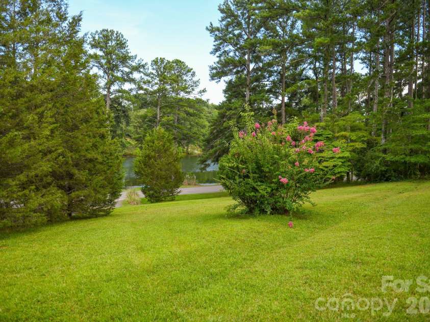616 Pineview Lakes Road, Chester, SC 29706.  MLS# CAR4403010, YatesRealty ID 38516. 