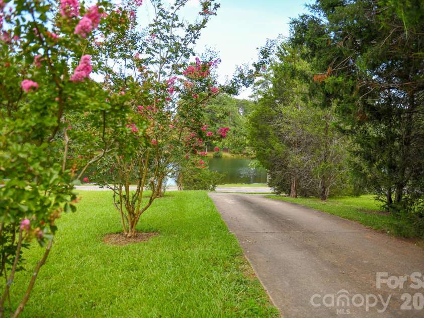 616 Pineview Lakes Road, Chester, SC 29706.  MLS# CAR4403010, YatesRealty ID 38516. 