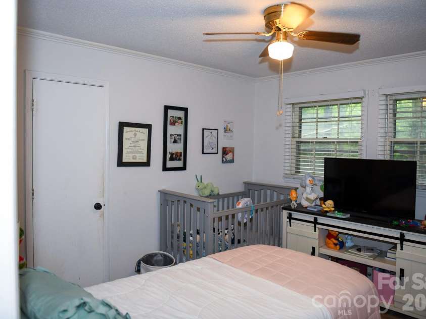 616 Pineview Lakes Road, Chester, SC 29706.  MLS# CAR4403010, YatesRealty ID 38516. 