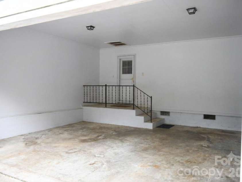 616 Pineview Lakes Road, Chester, SC 29706.  MLS# CAR4403010, YatesRealty ID 38516. 