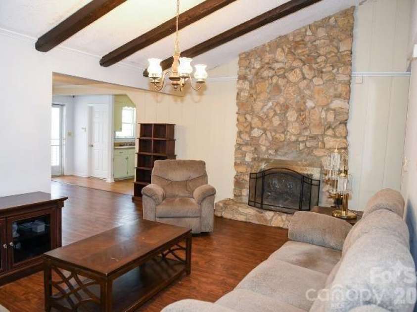 616 Pineview Lakes Road, Chester, SC 29706.  MLS# CAR4403010, YatesRealty ID 38516. 