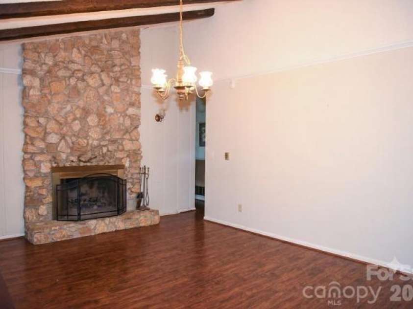 616 Pineview Lakes Road, Chester, SC 29706.  MLS# CAR4403010, YatesRealty ID 38516. 