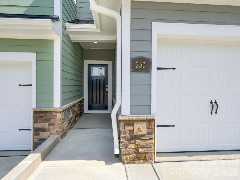 250 Alluvium Lane, Waxhaw, NC 28173.  MLS# CAR4332178, YatesRealty ID 38517. 