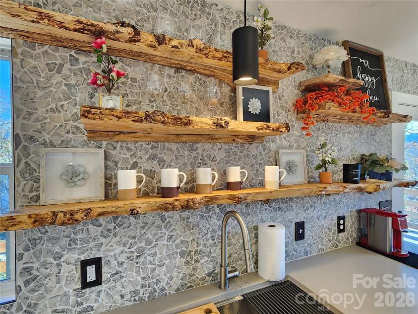 113 Hillside Street, Canton, NC 28716.  MLS# CAR4333025, YatesRealty ID 3852. 