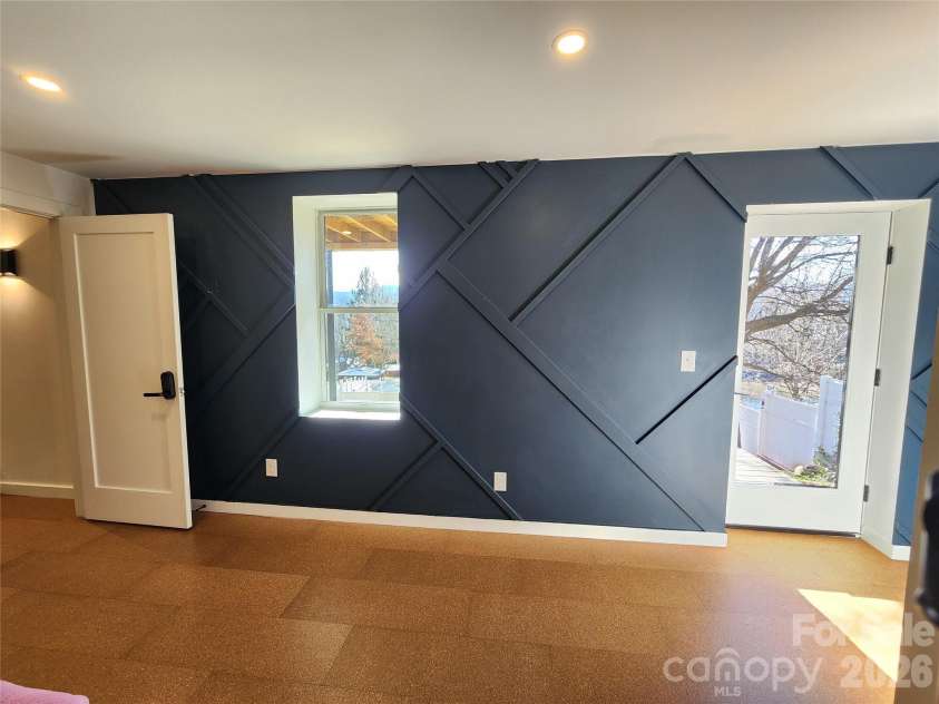 113 Hillside Street, Canton, NC 28716.  MLS# CAR4333025, YatesRealty ID 3852. 