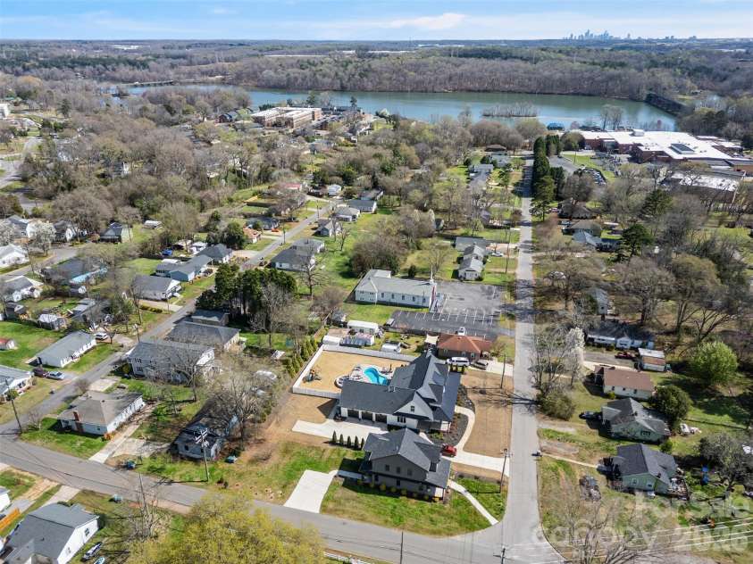 901 Edgemont Avenue, Belmont, NC 28012.  MLS# CAR4356640, YatesRealty ID 3852. 