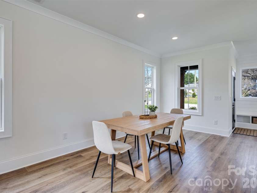 901 Edgemont Avenue, Belmont, NC 28012.  MLS# CAR4356640, YatesRealty ID 3852. Dining area