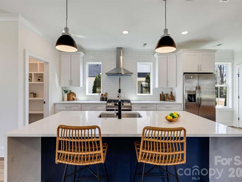 901 Edgemont Avenue, Belmont, NC 28012.  MLS# CAR4356640, YatesRealty ID 3852. Kitchen