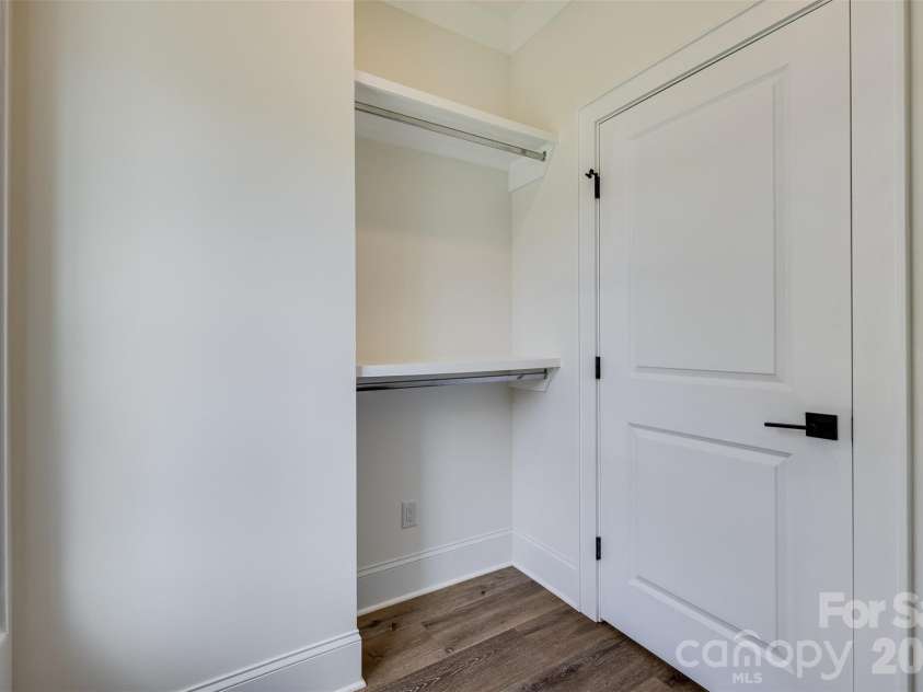901 Edgemont Avenue, Belmont, NC 28012.  MLS# CAR4356640, YatesRealty ID 3852. Laundry room