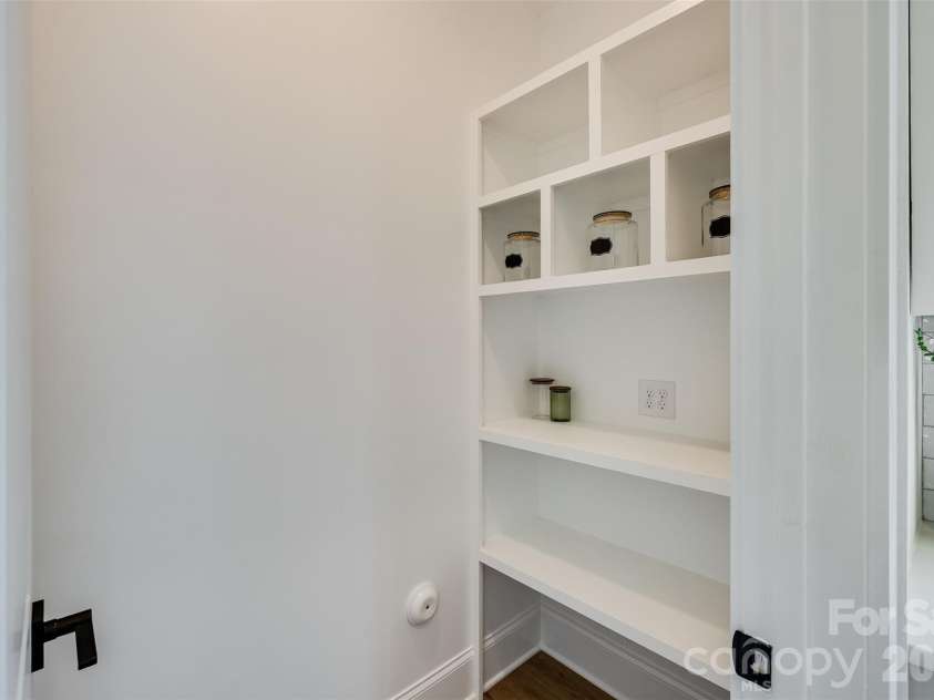 901 Edgemont Avenue, Belmont, NC 28012.  MLS# CAR4356640, YatesRealty ID 3852. Pantry