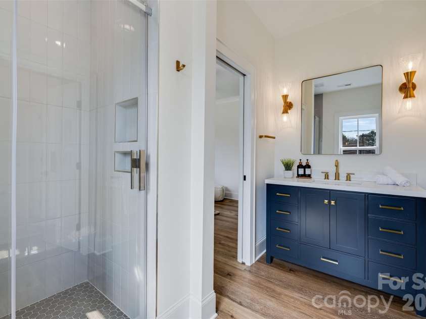 901 Edgemont Avenue, Belmont, NC 28012.  MLS# CAR4356640, YatesRealty ID 3852. Primary bathroom
