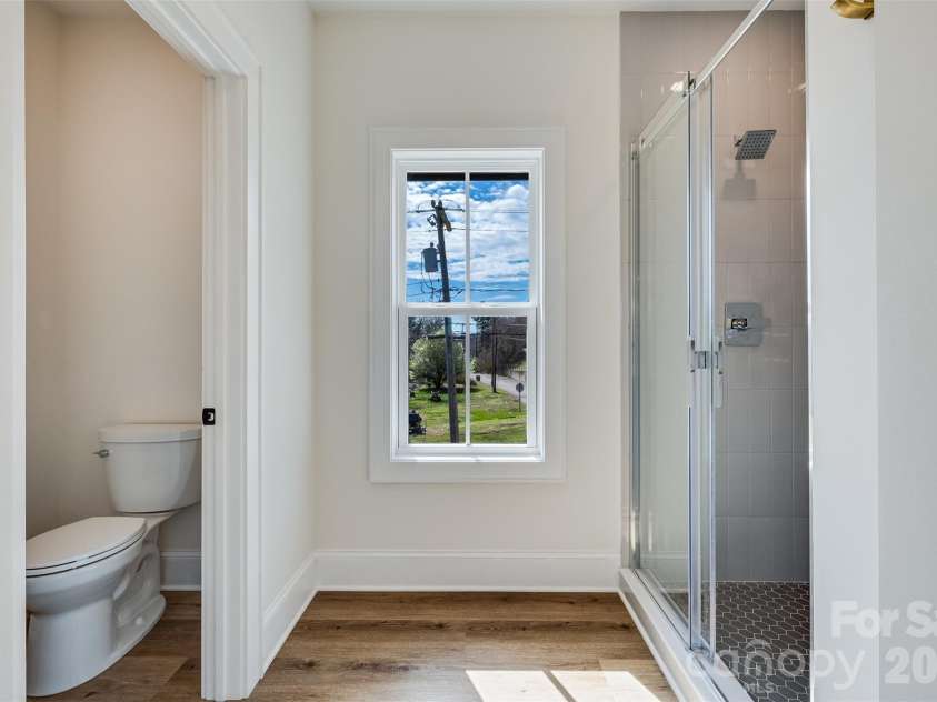 901 Edgemont Avenue, Belmont, NC 28012.  MLS# CAR4356640, YatesRealty ID 3852. Primary bathroom