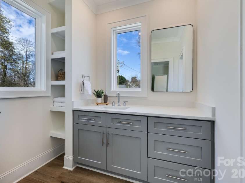 901 Edgemont Avenue, Belmont, NC 28012.  MLS# CAR4356640, YatesRealty ID 3852. Secondary bathroom