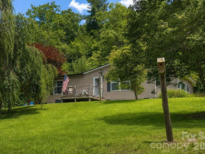 192 Lady Bug Lane, Penrose, NC 28766.  MLS# CAR4404991, YatesRealty ID 38520. 