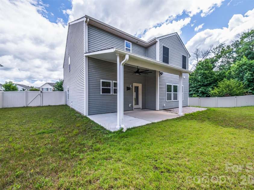2134 Gillette Drive, Clover, SC 29710.  MLS# CAR4405603, YatesRealty ID 38521. Back and side yard