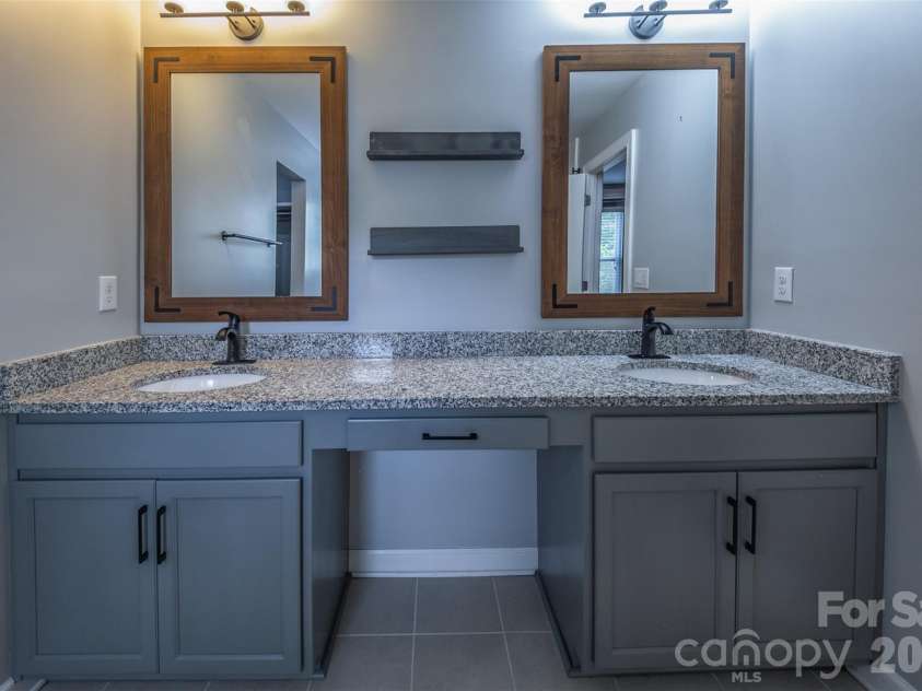 2134 Gillette Drive, Clover, SC 29710.  MLS# CAR4405603, YatesRealty ID 38521. Primary Bath