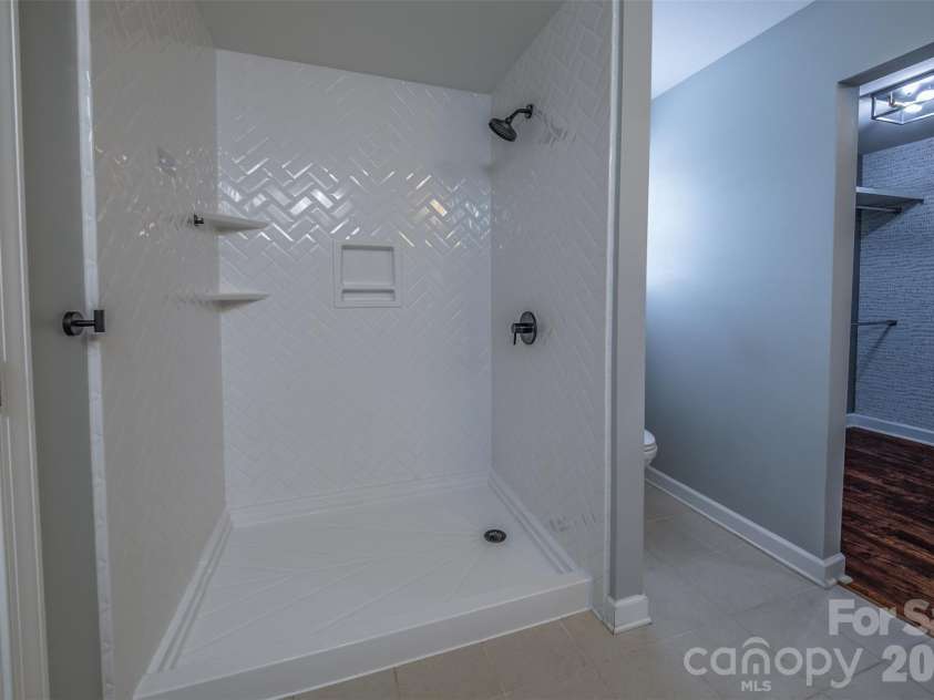 2134 Gillette Drive, Clover, SC 29710.  MLS# CAR4405603, YatesRealty ID 38521. Primary Bath
