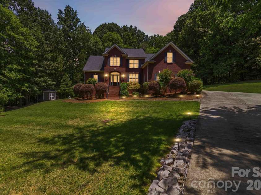 280 Catawba Crest Lane, Clover, SC 29710.  MLS# CAR4404343, YatesRealty ID 38523. 