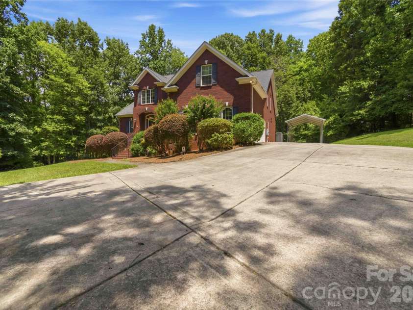280 Catawba Crest Lane, Clover, SC 29710.  MLS# CAR4404343, YatesRealty ID 38523. 