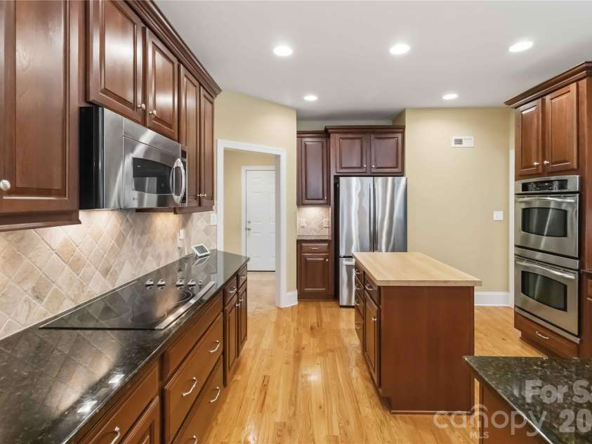 280 Catawba Crest Lane, Clover, SC 29710.  MLS# CAR4404343, YatesRealty ID 38523. 