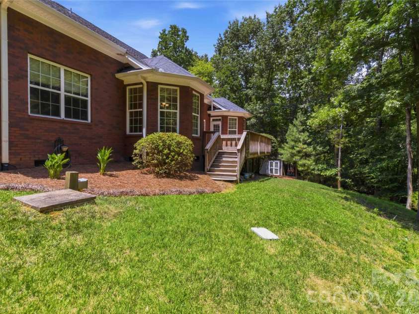280 Catawba Crest Lane, Clover, SC 29710.  MLS# CAR4404343, YatesRealty ID 38523. 
