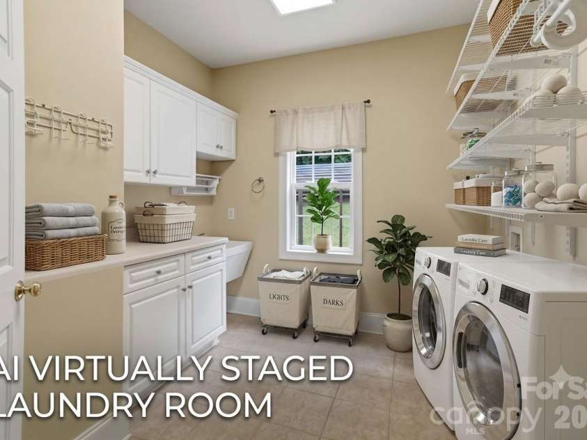 280 Catawba Crest Lane, Clover, SC 29710.  MLS# CAR4404343, YatesRealty ID 38523. LAUNDRY ROOM