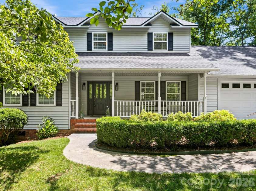 302 Shadecrest Lane, Mills River, NC 28759.  MLS# CAR4392310, YatesRealty ID 38524. 